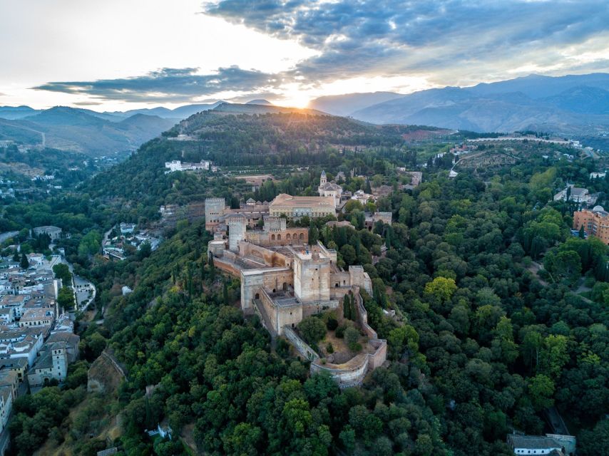 Granada: Alhambra Palace Guided Tour - Meeting points, start times, and how the day actually flows