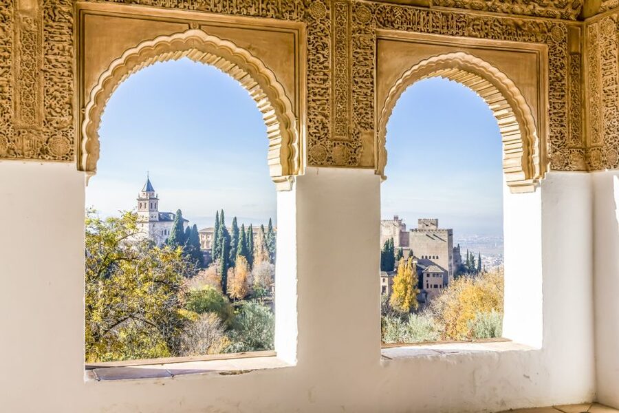 Granada: Alhambra Small Group Tour with Nasrid Palaces - Nasrid Palaces: where the design details earn your attention