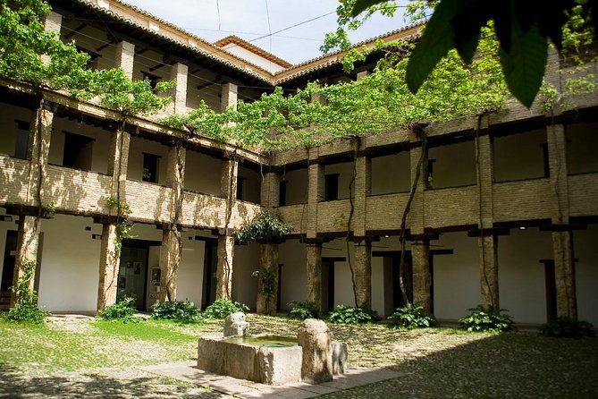Granada and Albaicin: Wine and Tapas Tour - Iglesia de San Gil y Santa Ana: mixing faith eras in one route
