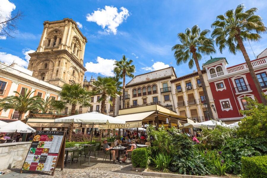 Granada: Cathedra&Royal Chapel & Albaicín skip the line Tour - Should you book the Granada Cathedral, Royal Chapel, Albaicín, and Sacromonte skip-the-line tour?
