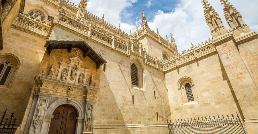 Granada: Cathedral and Royal Chapel Guided Tour with Tickets - Entering Granada Cathedral, the first Renaissance church in Spain