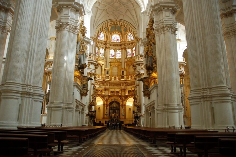 Granada: Cathedral and Royal Chapel Guided Tour with Tickets - Calle Oficios and the Alcaiceria area, a quick old-town taste