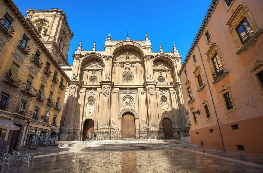 Granada: Cathedral and Royal Chapel Guided Tour with Tickets - What you get and what you need to bring