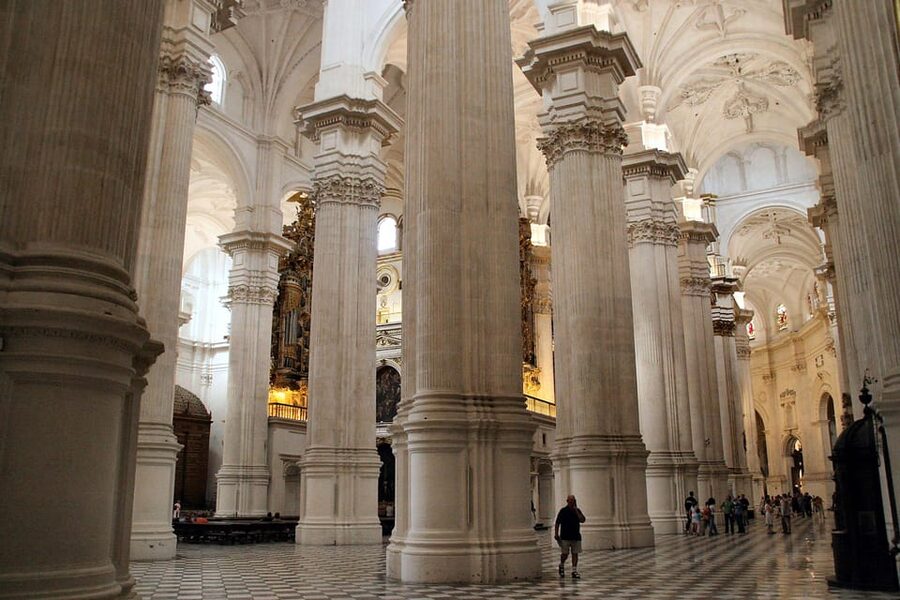 Granada: Cathedral and Royal Chapel Private tour with ticket - Why this Cathedral plus Royal Chapel combo works in 2.5 hours