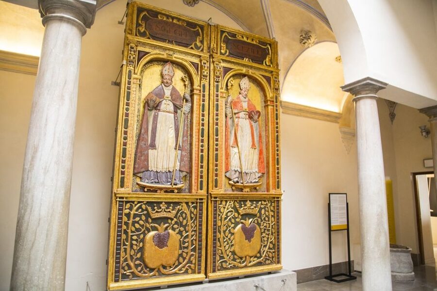 Granada: Cathedral Guided Walking Tour - Dress code rules that can trip you up