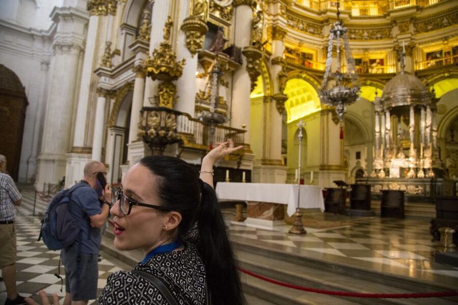 Granada: Cathedral Guided Walking Tour - How expert guides make the 1.5 hours feel like more