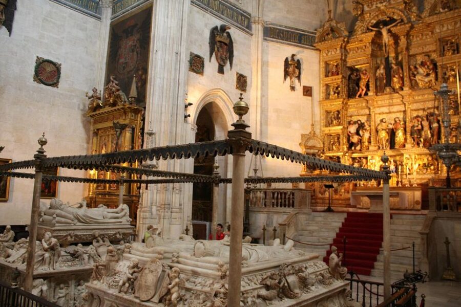 Granada: Cathedral & Royal Chapel Skip the Line Tour - Starting at Plaza Isabel la Católica, behind the Capitulations monument