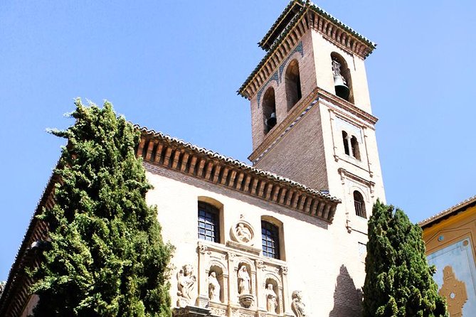 Granada City Center and Albaicin Private Tour - Corral del Carbón and Alcaicería: the calm surprises in the old quarter