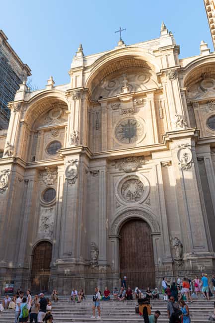Granada Citycenter&Albayzin - Start at Plaza Isabel la Católica, Then Hit the Nasrid Link at Corral del Carbón