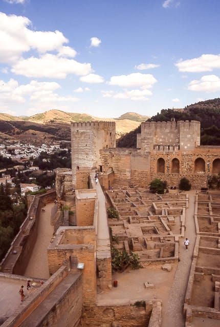 Granada: Combo Alhambra, Albaicín, and Sacromonte Tour - Who this tour fits best