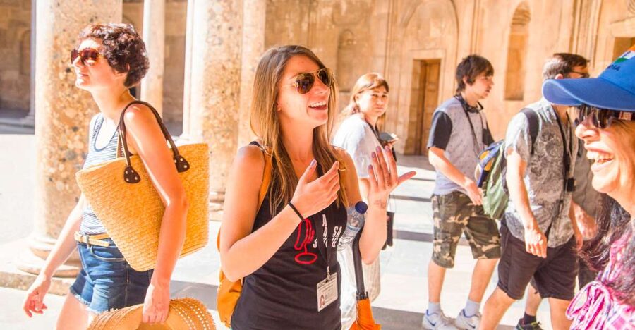 Granada: Combo Alhambra, Albaicín, and Sacromonte Tour - Why this Alhambra + neighborhoods combo is worth your time