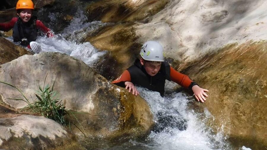 Granada: Family Canyoning in Río Verde - The 3 to 4 hour canyon run, jumps, glides, rappels, and a small cave moment