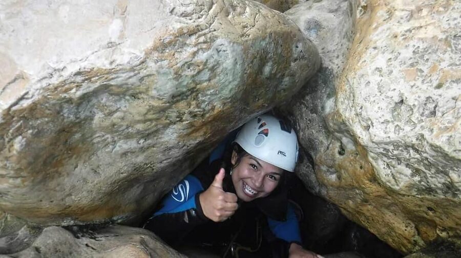 Granada: Family Canyoning in Río Verde - Meeting at Restaurante Capricho in Otivar and getting geared up fast