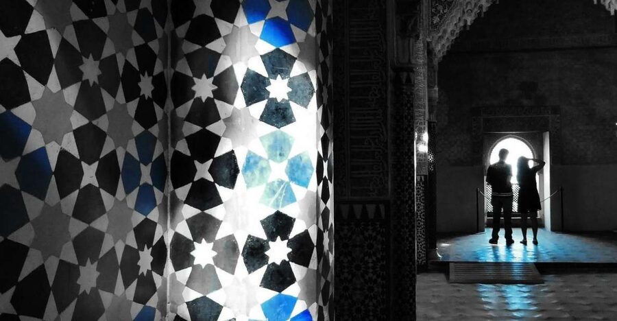 Granada: Fast-Track Alhambra & Nasrid Palaces Guided Tour - Key reasons this Alhambra tour works so well