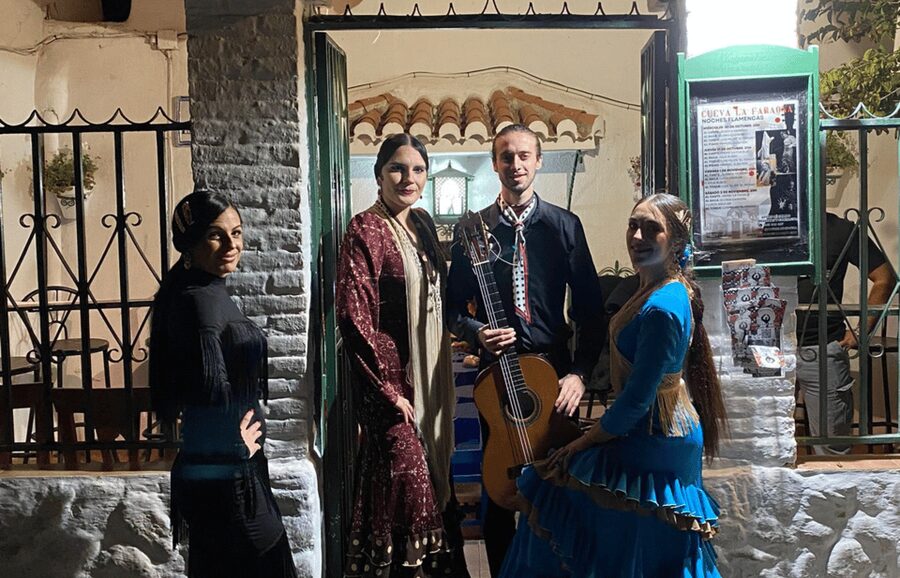 Granada: Flamenco Show in the Cave LA FARAONA - Where to meet Cueva La Faraona on Cam. del Sacromonte