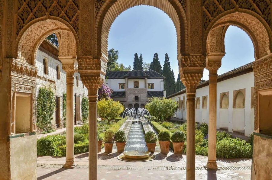 Granada: Full Alhambra Premium Guided Tour with Tickets - Who this tour suits best (and who should look at alternatives)