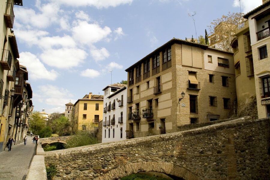 Granada Full Day: Alhambra General, Albayzin and Sacromonte - Your two-hour break in Granada: how to use it without wasting it