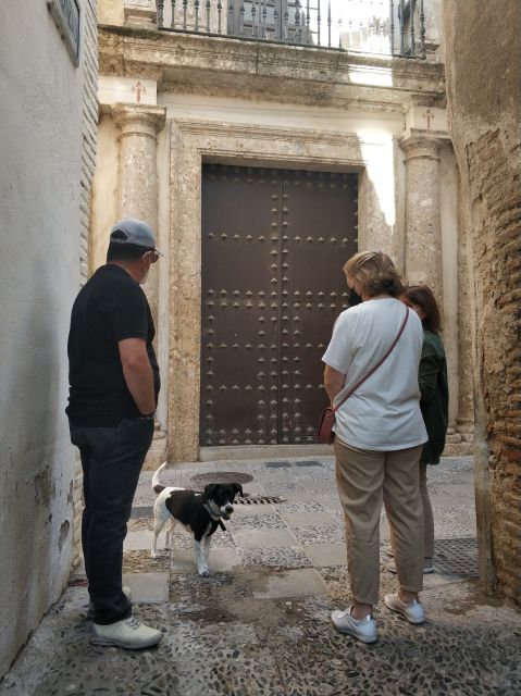 Granada: Guided Albaicín Visit with Pets - Plaza de San Nicolás: your Alhambra view with the story attached