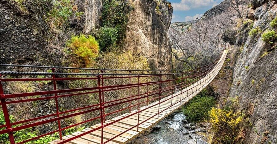 Granada: Guided Day Hike in Los Cahorros de Monachil - Monachil River to limestone gorge: the gorge feels close
