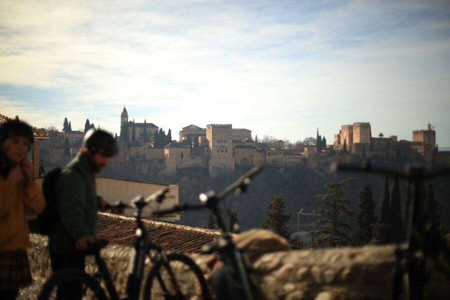 Granada: Highlights & Viewpoints eBike Tour with Tapas Break - Your E-Bike Setup, Helmet, and How the Ride Feels on Granada Streets