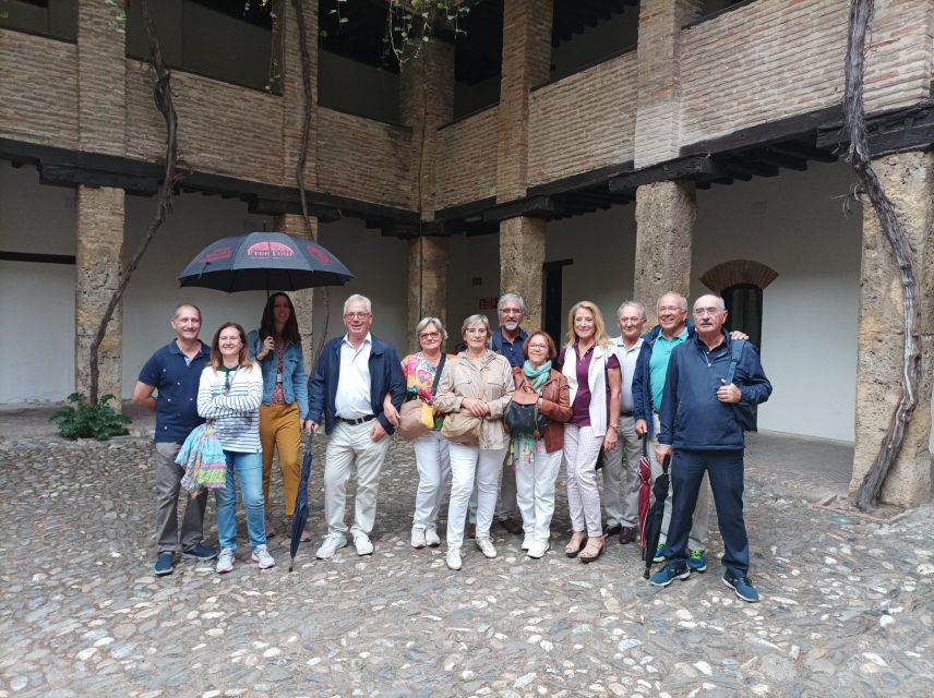 Granada: Historic Center and Lower Albaicin Walking Tour - Key highlights at a glance