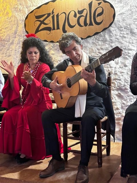 Granada: Live Flamenco Show - Before the show starts: how the cave evening sets up