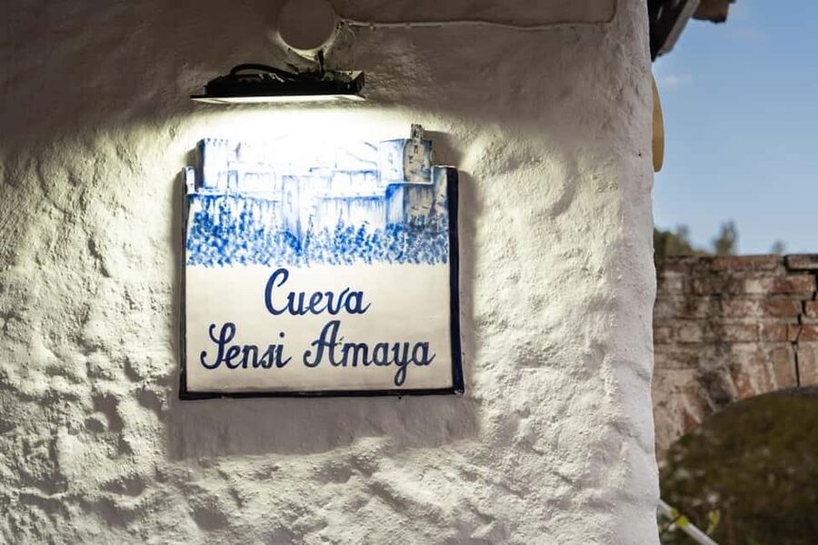 Granada: Los Amayas Cave Traditional Flamenco Show - Getting there and managing your arrival time in Sacromonte