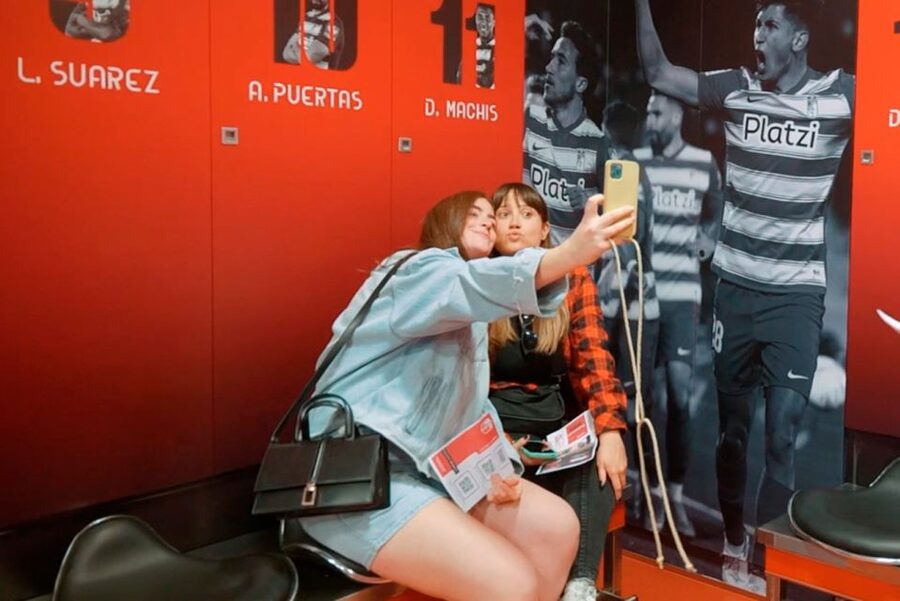 Granada: Los Cármenes Stadium Guided Interactive Tour - Guide quality and language expectations: how to get the most out of your hour