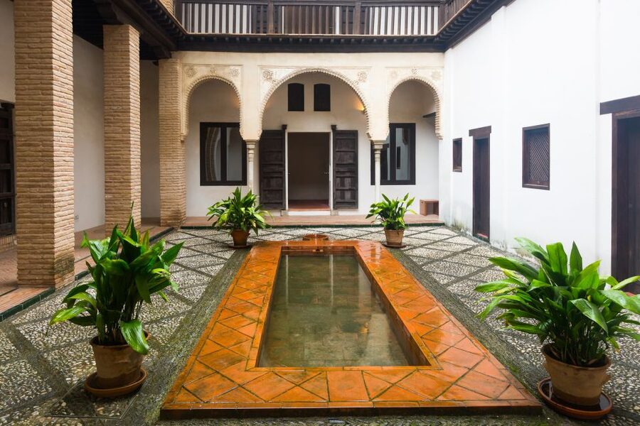 Granada: Moorish Monuments Entrance Tickets - Corral del Carbón: traders, grain storage, and the facade you can’t miss