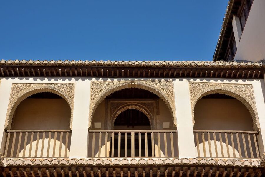 Granada: Moorish Monuments Entrance Tickets - Dar al-Horra Palace: end your day in the Nasrid residence