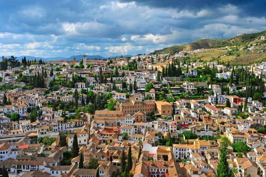 Granada: Private custom tour with a local guide - Pace, transport, and what you should wear