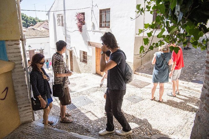 Granada Private Tapas & Walking Tour - Carrera del Darro: Tapa at the Foot of the Alhambra