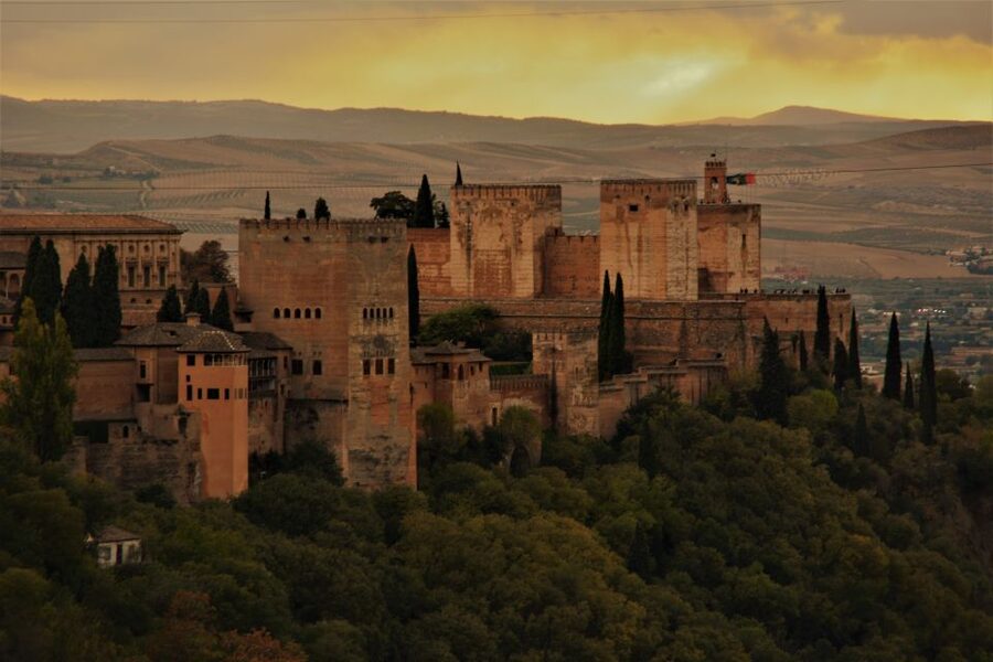 Granada: Private Tour of Albaicín, Sacromonte and Viewpoints - Price and value: what $347 per group really buys you