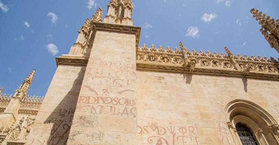 Granada: Royal Chapel and Historical Center Walking Tour - Alcaicería market walk: narrow lanes, silks, and spice-scent memories
