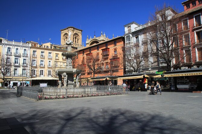 Granada: Royal Chapel guided walking tour - The quick Alcaicería silk market stroll: a side street with meaning