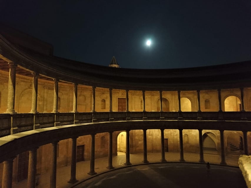 Granada: Sunset Legends of the Alhambra Guided Tour - Small group size, English or Spanish, and why it matters