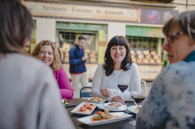 Granada Tapas and wine tour! - Granada at 7:30 pm: why the timing feels right