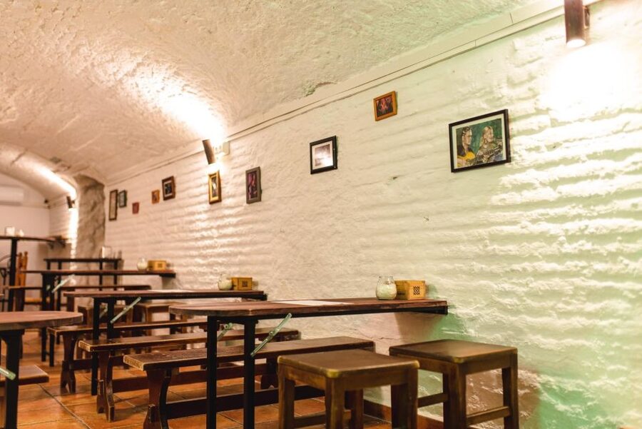 Granada: Traditional Flamenco Show in a Cave Entry Ticket - Drink included, snacks optional: how to budget smartly