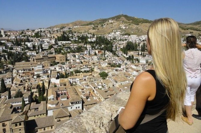 Granada Walking Tour: Albaicin and Sacromonte Quarters - Albaicín and Sacromonte at dusk: why this route feels like Granada