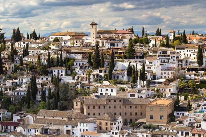 Granada Walking Tour: Albaicin and Sacromonte Quarters - Iglesia de San Gil y Santa Ana: Renaissance beauty with a mosque underneath