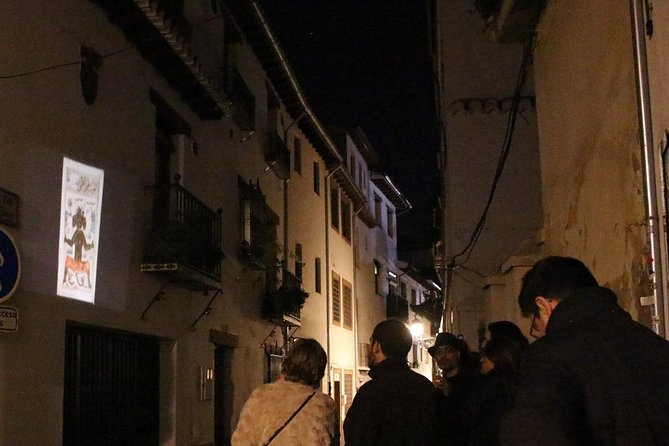 Guided tour Conspiracy in the Albaicín - Practical tips for your 9:00 pm night walk