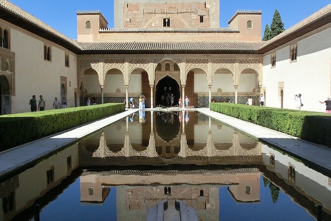 Guided tour of Alhambra and Generalife with Nasrid Palaces - Should You Book This Alhambra and Generalife Tour?
