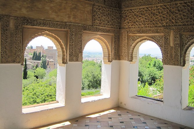 Guided tour of the Alhambra: Generalife and its gardens - The Real-World Timing: Why Group Tours Can Feel Tight