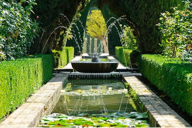Guided tour to Alhambra with Generalife, Alcazaba and Carlos V - Stop 5: Partal Palace, Portico, Pool, and Garden Calm