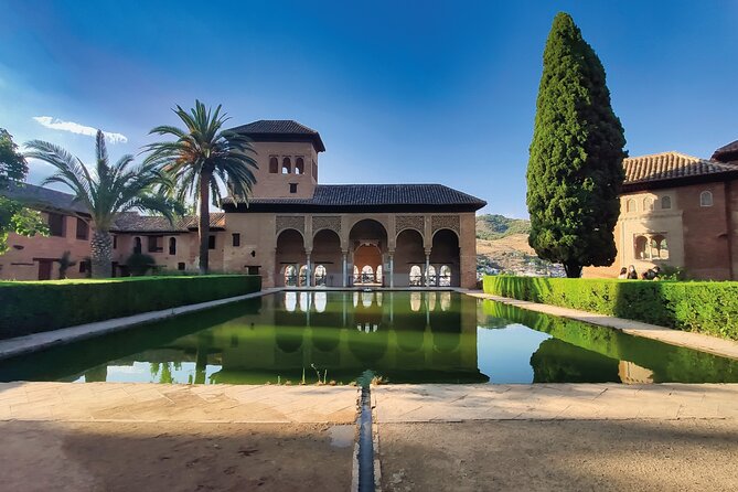 Guided visit to the Alhambra, Nasrid Palaces and Generalife - Alcazaba: defensive structure, Puerta de las Armas, and the Torre de la Vela views