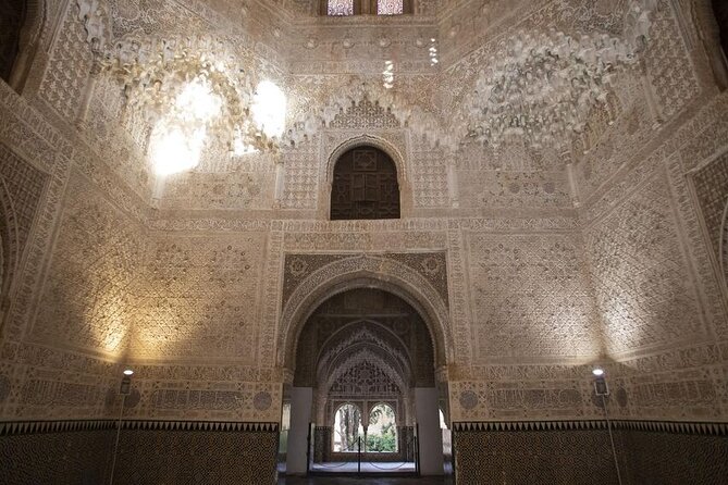 Guided Walking Tour of the Alhambra in Granada - Getting the timing right, so the day stays enjoyable