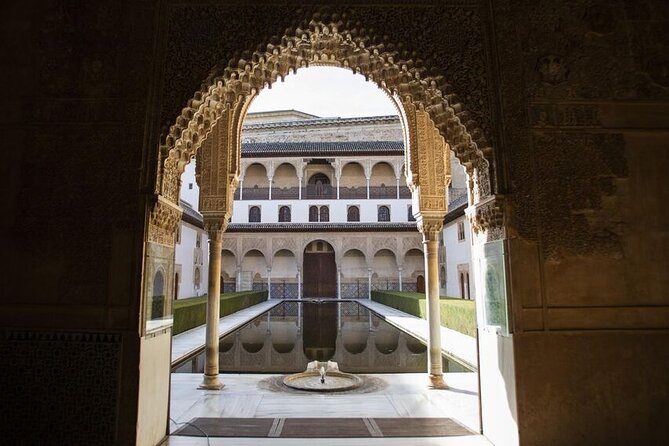 Guided Walking Tour of the Alhambra in Granada - Alhambra palaces and patios, the places that make the complex feel alive