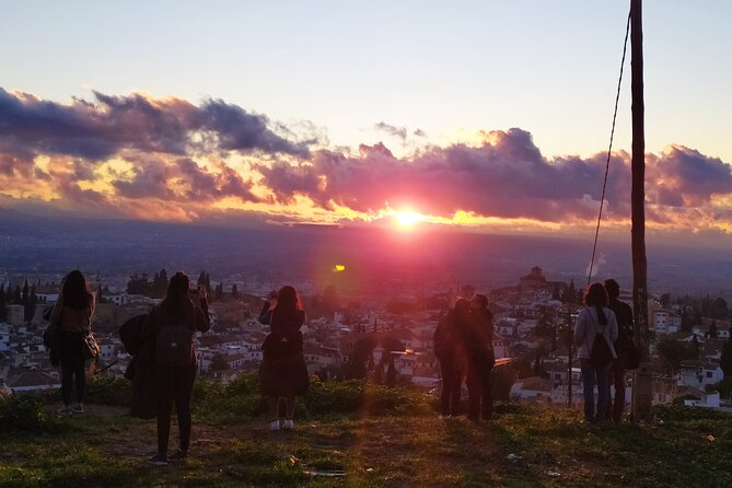 Gypsy life: Sacromonte and the caves private tour - Starting point in Plaza Nueva, then into the streets you can feel