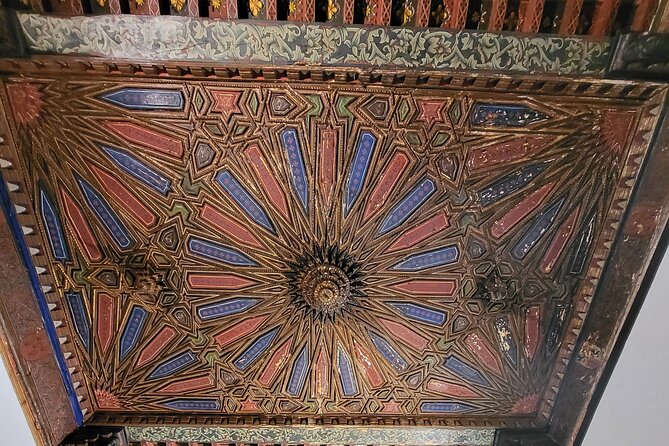 Half-Day Tour of Jaen, Cathedral, Jewish Quarter and Arab Baths - Caños Fountain and Rostro Street: Finding the Judería by Walking