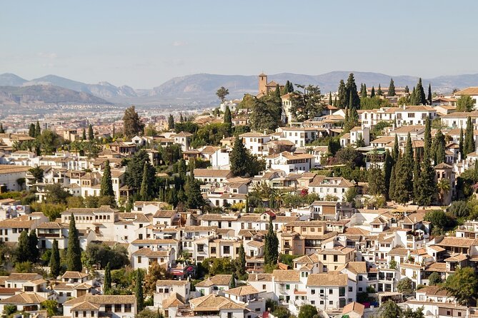 Jewish Tour in Granada - Estatua de Yehuda ibn Tibon: translation as a form of life